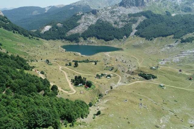 Katun Mokra Accommodation & Horseback Riding Podgorica Eksteriør billede